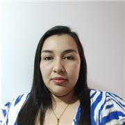 Peofesora en psicología con conocimientos en psicología organizacional. Excelentes habilidades para ensayos universitarios
